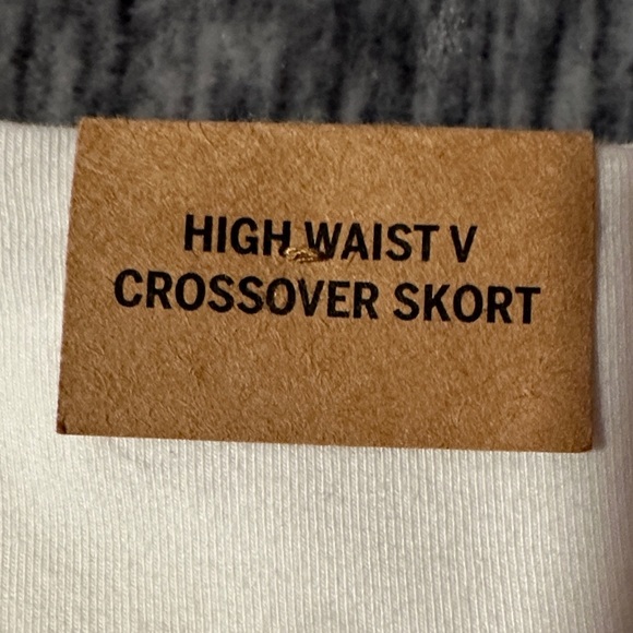 PINK Victoria's Secret White Skort with pockets. BNWT - Picture 8 of 11